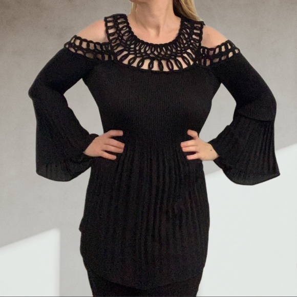 FRANK LYMAN off shoulder top SMALL - Picture 3 of 9